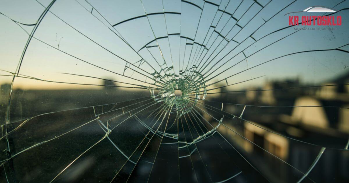 prasklina od kamínku co dělat